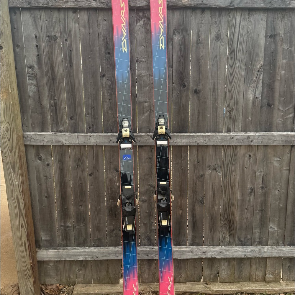 Vintage 1990s Dynastar Vertical Extreme Skis – Neon Gradient & Salomon Bindings